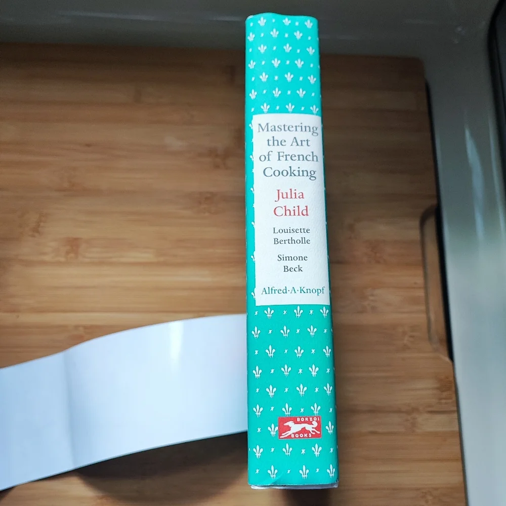 Julia Child Mastering The Art of French Cooking Cook Book Dust Jacket 2009 NEW